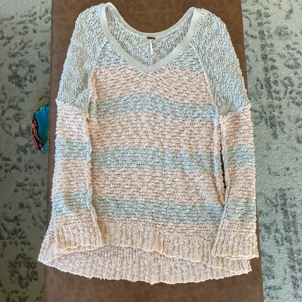 Women’s Oversized Free People Sweater - Picture 1 of 4